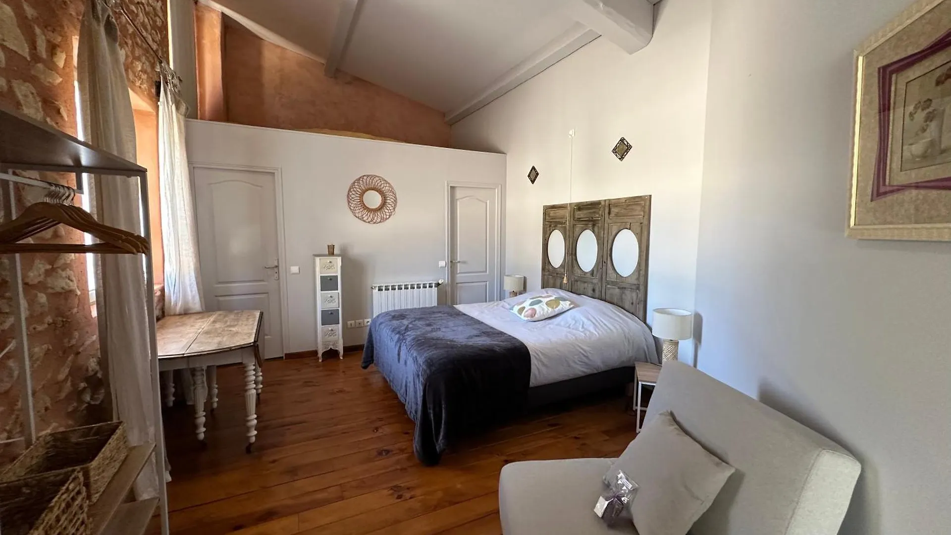 Le Domaine De Piedmoure, Gites Et Chambres, Piscine, Terrasses Privatives Sault France