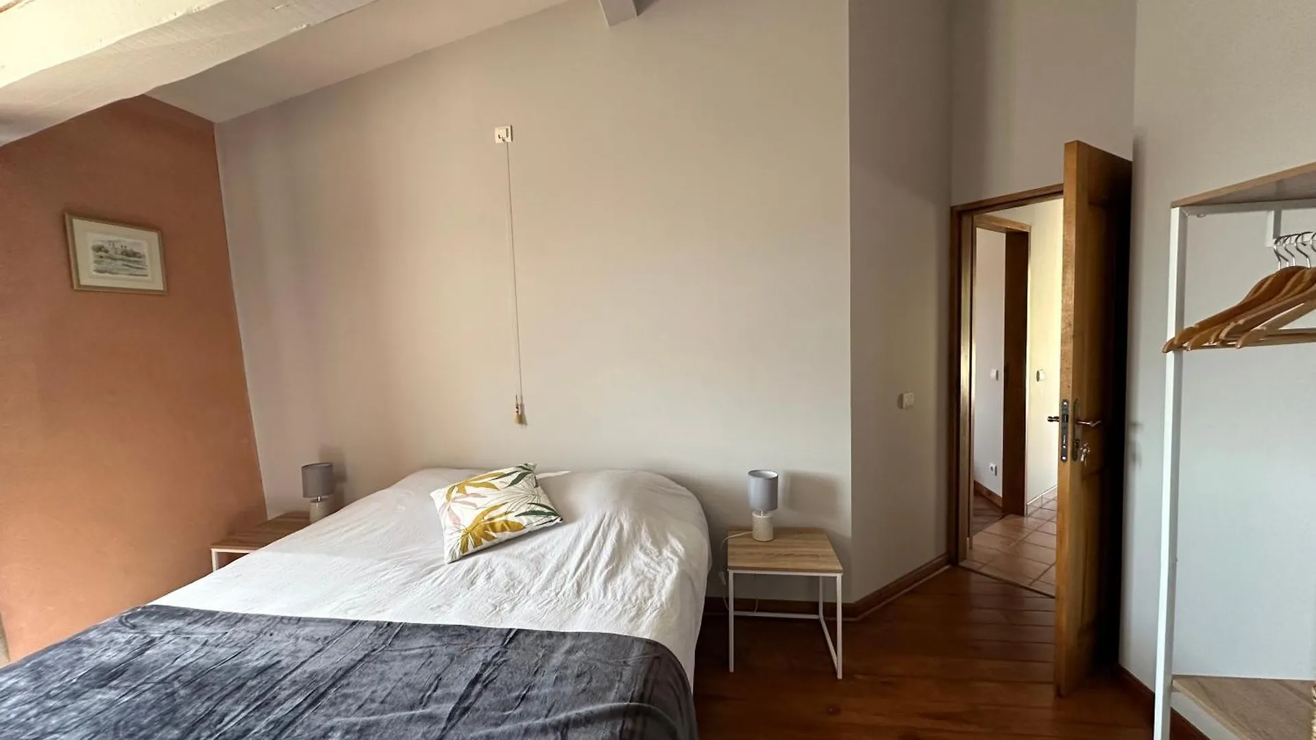 Le Domaine De Piedmoure, Gites Et Chambres, Piscine, Terrasses Privatives Sault
