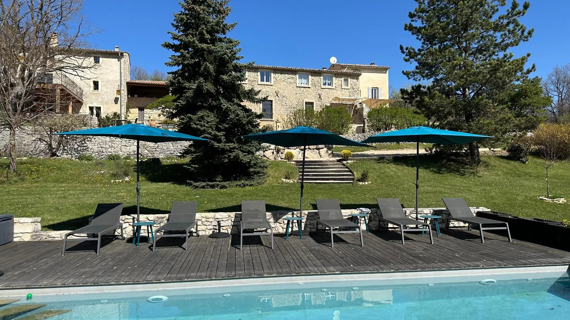 Maison d'hôtes Le Domaine De Piedmoure, Gites Et Chambres, Piscine, Terrasses Privatives Sault France